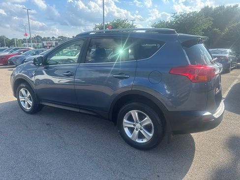 Used 2013 Toyota RAV4 XLE AWD/4WD image 4