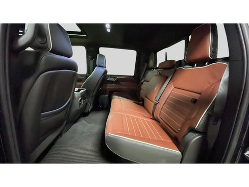 Used 2025 GMC Sierra 2500 Denali Ultimate w/ Max Trailering Package image 15