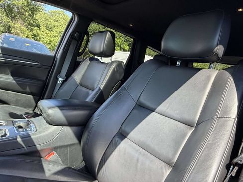 Used 2020 Jeep Grand Cherokee Limited AWD/4WD image 17