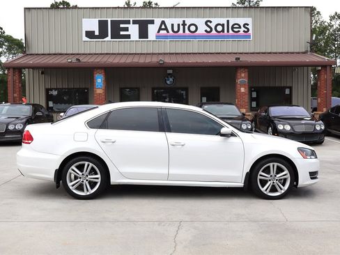 Used 2015 Volkswagen Passat TDI SE FWD image 8