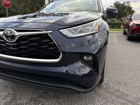 Used 2024 Toyota Highlander Limited AWD/4WD image 9