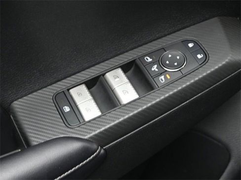 Used 2024 Mitsubishi Outlander SE image 13