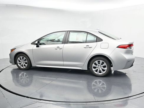 Used 2023 Toyota Corolla LE FWD image 5