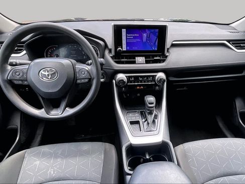 Used 2025 Toyota RAV4 XLE FWD image 15