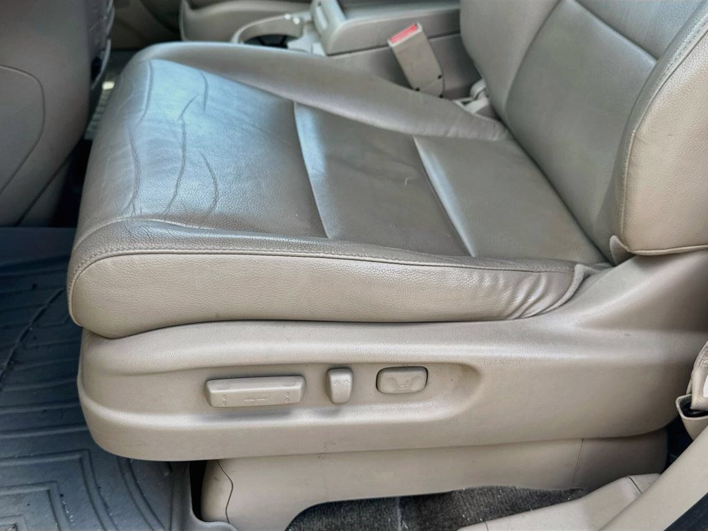 Used 2015 Honda Odyssey EX-L image 18