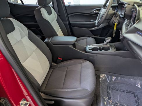 Used 2026 Chevrolet Trax LS FWD image 27