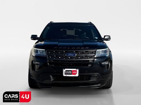 Used 2018 Ford Explorer XLT w/ Equipment Group 202A AWD/4WD image 2