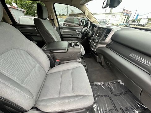 Used 2019 RAM 1500 Big Horn AWD/4WD image 16