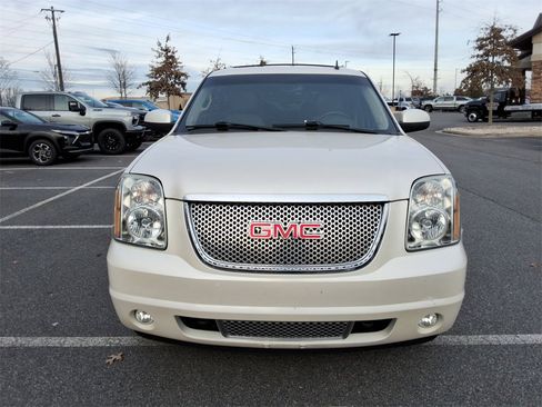 Used 2013 GMC Yukon Denali image 2