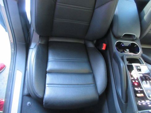 Used 2023 Porsche Cayenne AWD/4WD image 26