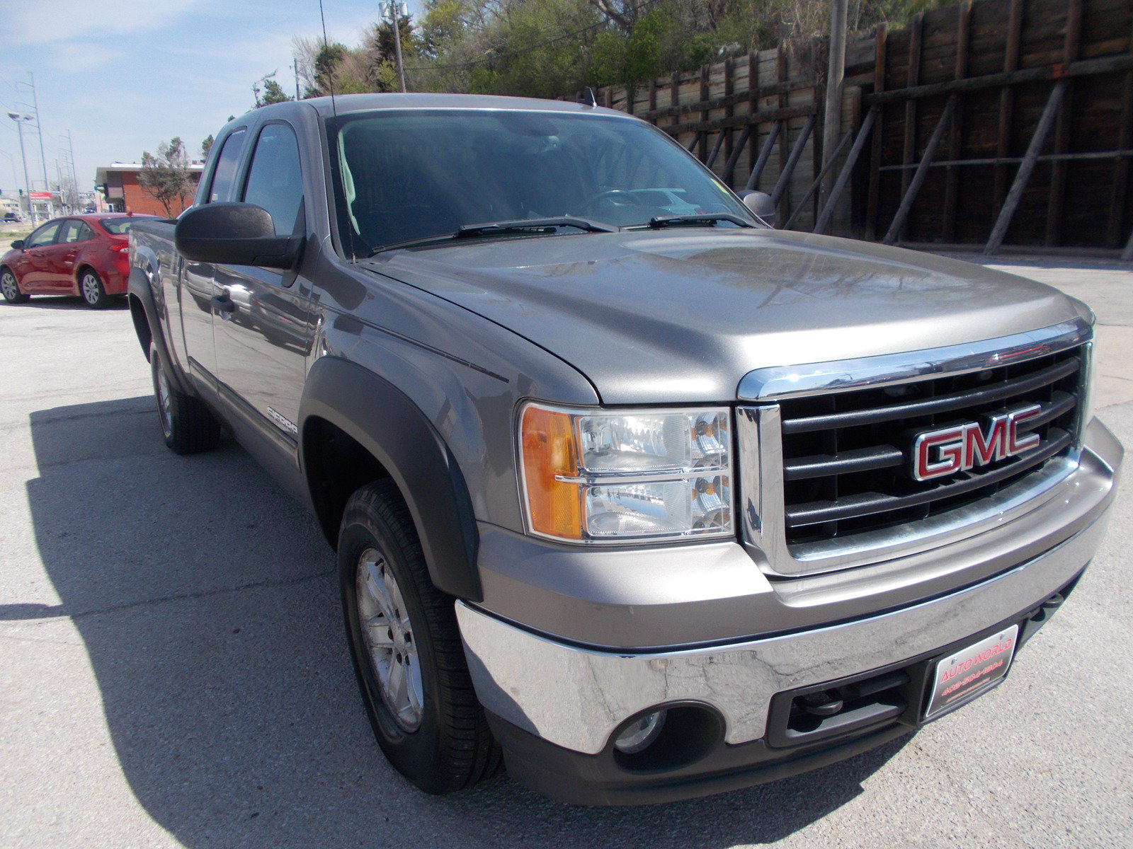 Used 2008 GMC Sierra 1500 SLE w/ Power Pack Plus AWD/4WD image 3