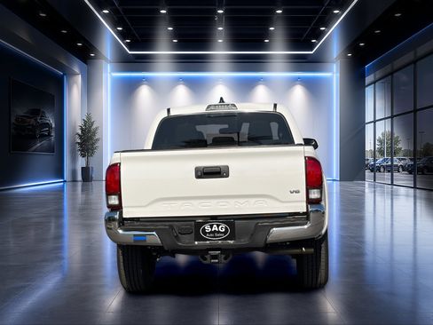 Used 2021 Toyota Tacoma SR5 RWD image 9