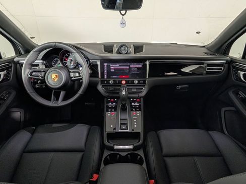 New 2026 Porsche Macan image 21