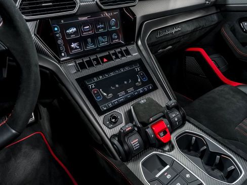 Used 2024 Lamborghini Urus Performante image 24