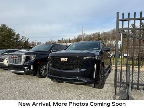 Certified 2023 Cadillac Escalade ESV Sport image 1