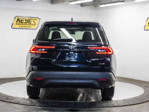 Used 2025 Toyota Grand Highlander FWD image 3
