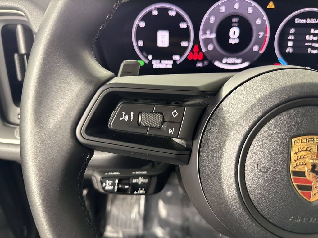 Certified 2024 Porsche Cayenne Coupe AWD/4WD image 37