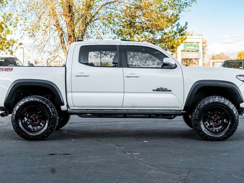Used 2018 Toyota Tacoma TRD Off-Road image 5