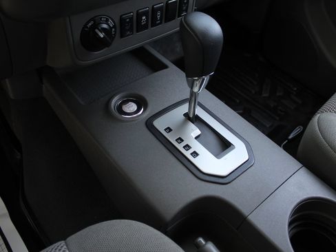 Used 2020 Nissan Frontier SV AWD/4WD image 19
