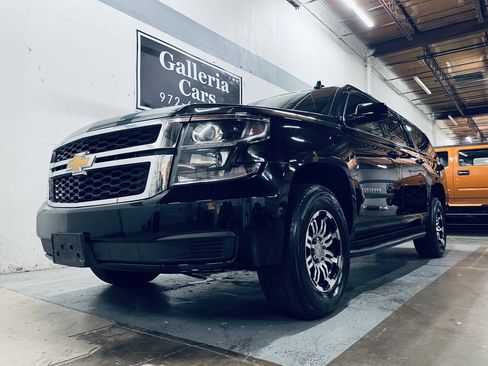 Used 2018 Chevrolet Suburban LT AWD/4WD image 2