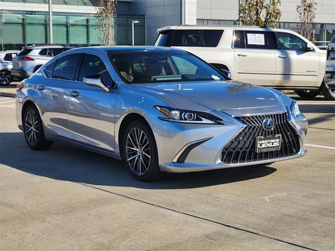 Certified 2023 Lexus ES 350 w/ Premium Package image 3