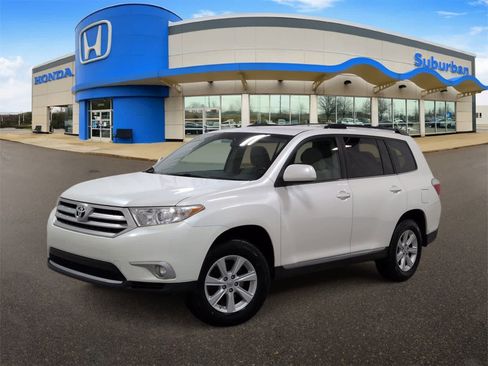 Used 2013 Toyota Highlander Plus image 1