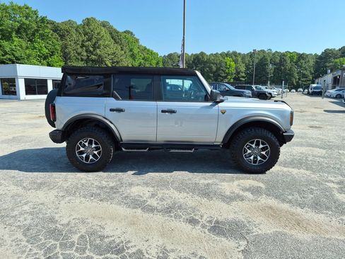 Used 2024 Ford Bronco Badlands AWD/4WD image 2