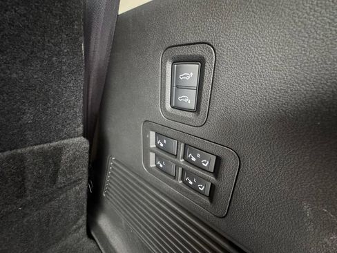 Used 2025 INFINITI QX80 Sensory image 20