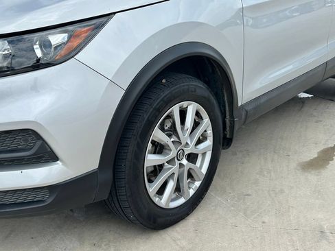 Used 2020 Nissan Rogue Sport S w/ Appearance Package FWD image 9