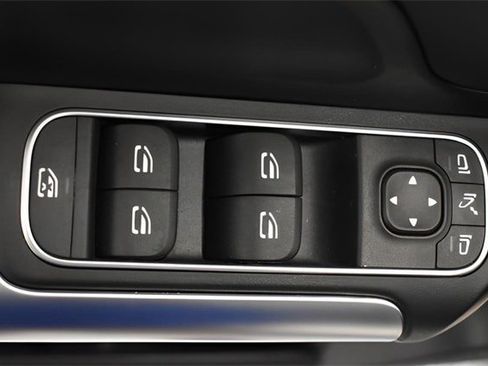 New 2025 Mercedes-Benz GLA 250 4MATIC image 16