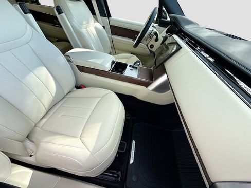 New 2026 Land Rover Range Rover Long Wheelbase SE AWD/4WD image 15