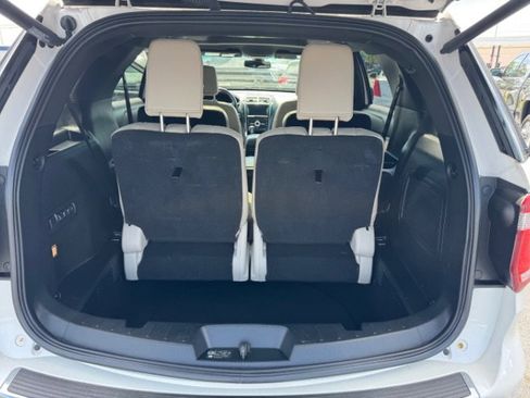 Used 2019 Ford Explorer Limited w/ Ford Safe & Smart Package AWD/4WD image 11