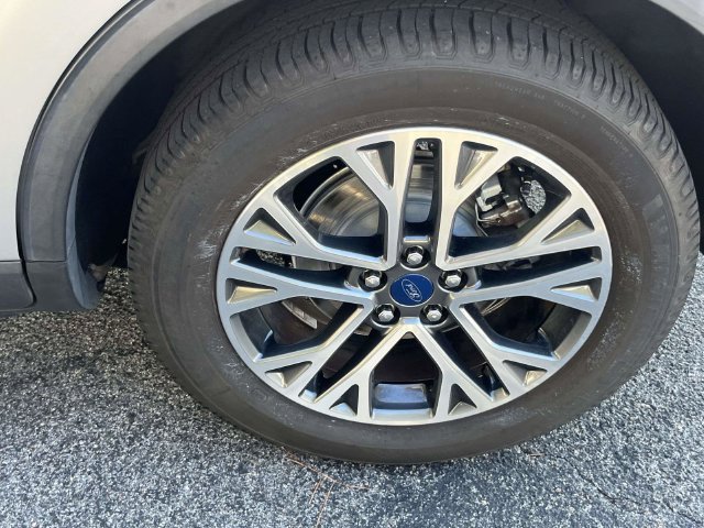 Certified 2020 Ford Escape SEL FWD image 11