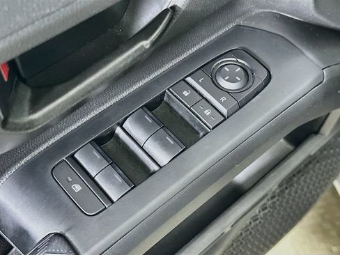 Used 2025 Toyota Tacoma SR5 AWD/4WD image 22