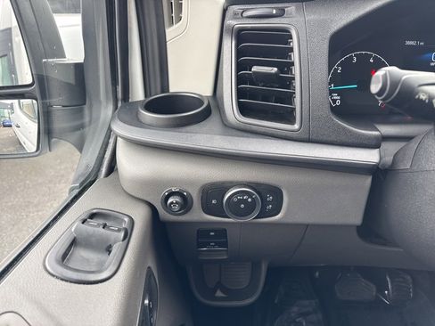 Used 2024 Ford Transit 350 XLT image 27