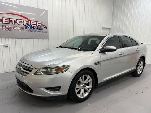 Used 2010 Ford Taurus SEL image 5
