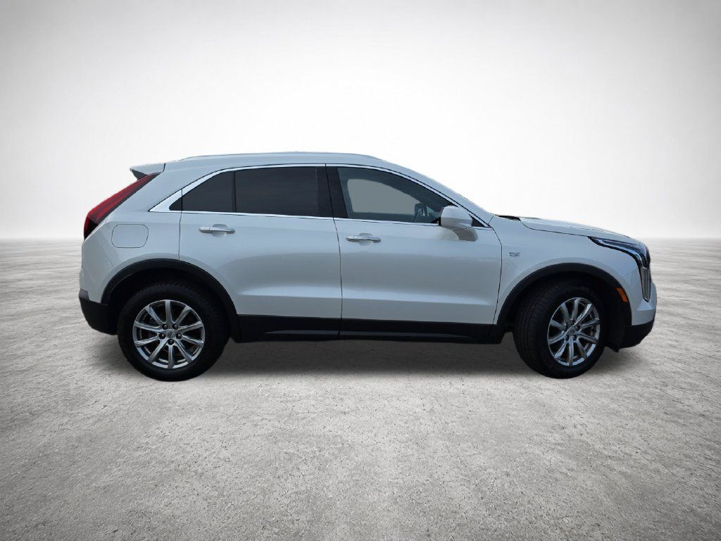Used 2021 Cadillac XT4 Luxury w/ Cold Weather Package AWD/4WD image 9