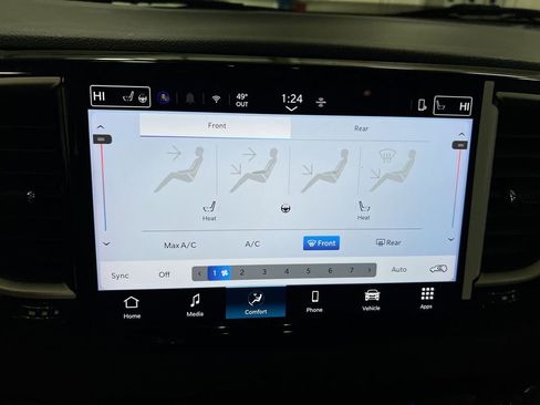 Used 2025 Chrysler Pacifica Select FWD image 16