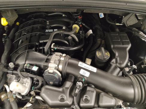 Used 2023 Jeep Grand Cherokee Limited AWD/4WD image 30