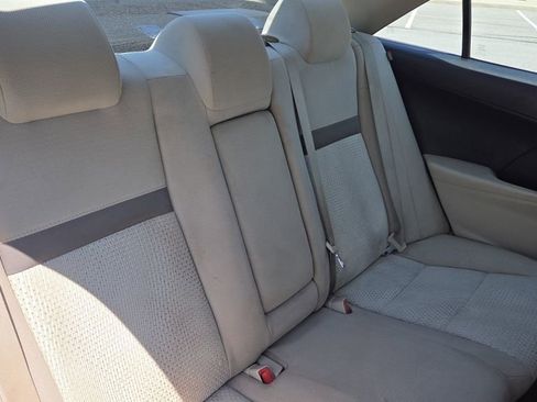 Used 2013 Toyota Camry LE FWD image 15