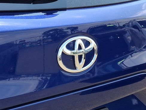 Used 2023 Toyota Corolla Cross XLE w/ Convenience Package AWD/4WD image 31