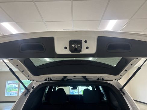 Used 2024 Dodge Durango SXT w/ SXT Blacktop Group image 13