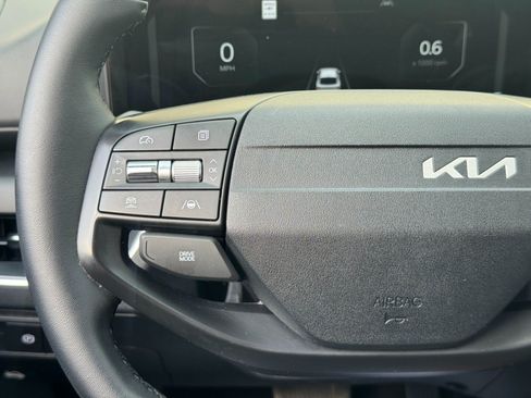 Used 2025 Kia K4 EX FWD image 17