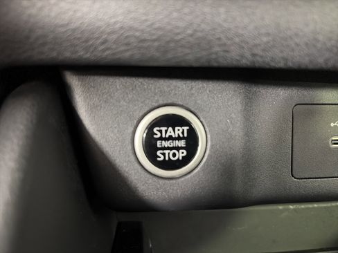 Used 2023 Nissan Rogue SV AWD/4WD image 25