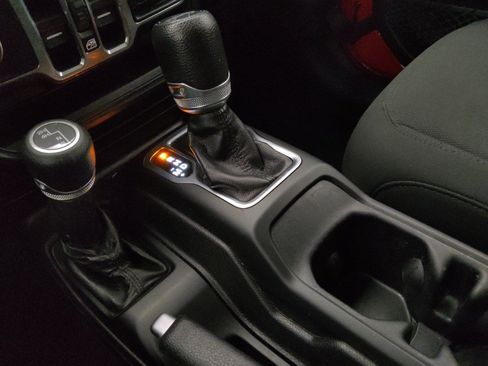 Used 2018 Jeep Wrangler Unlimited Sport S image 26