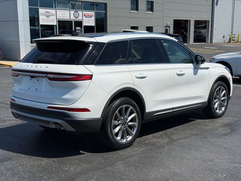 Used 2022 Lincoln Corsair AWD w/ Premium Package image 4