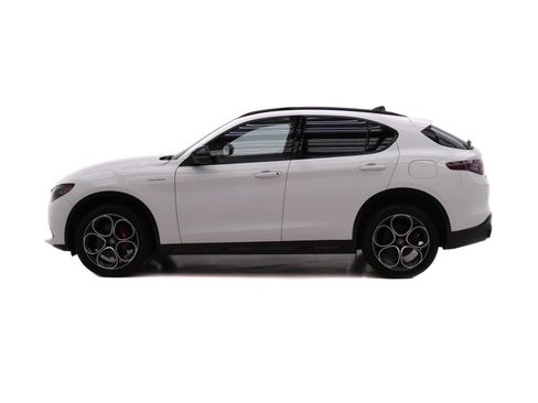Certified 2024 Alfa Romeo Stelvio Veloce AWD/4WD image 3