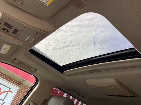 Used 2018 GMC Yukon XL SLT w/ Open Road Package image 21