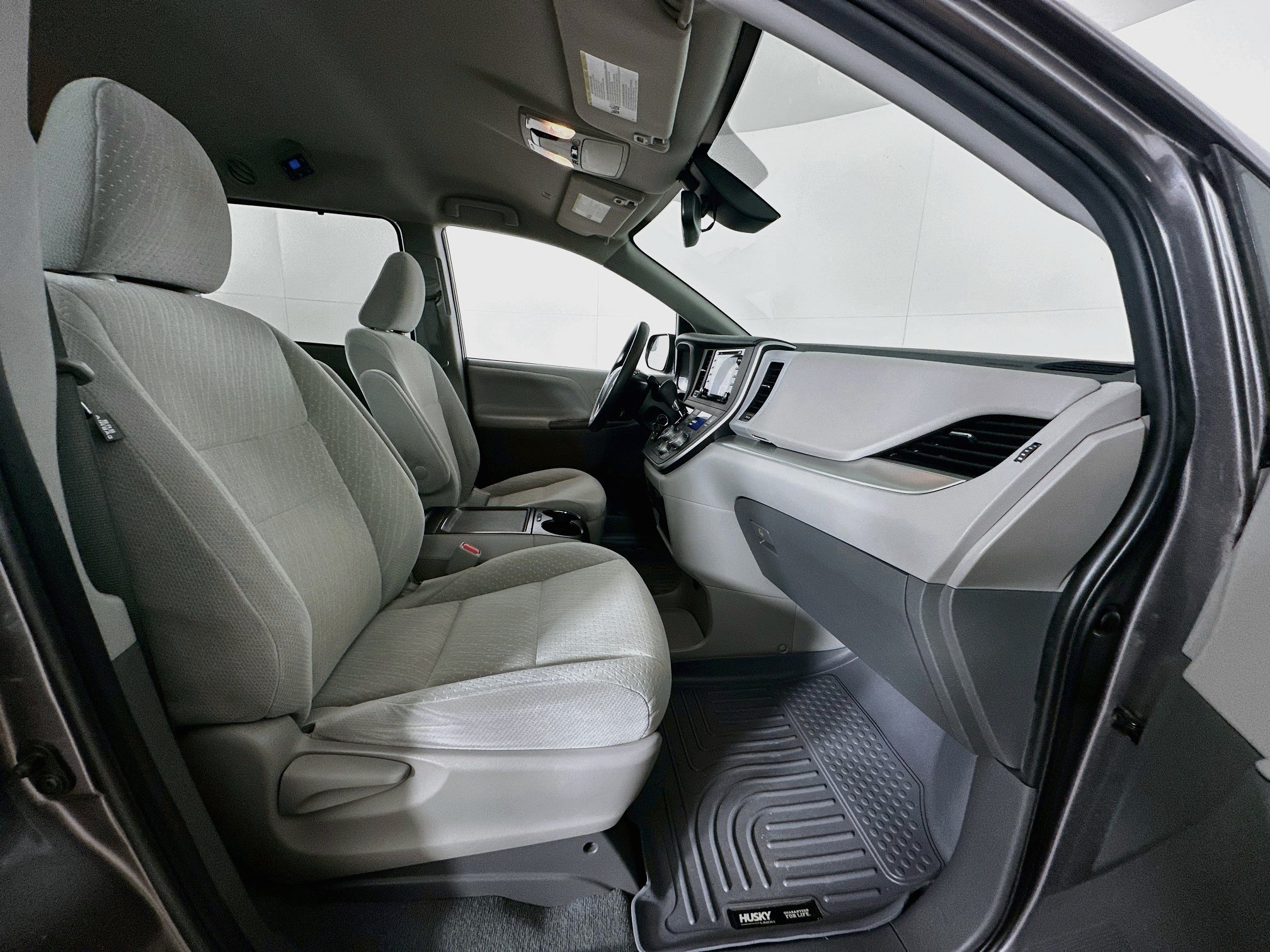 Used 2020 Toyota Sienna LE FWD image 31