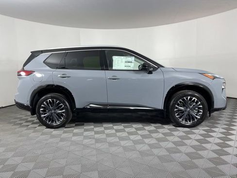 New 2026 Nissan Rogue Platinum image 11
